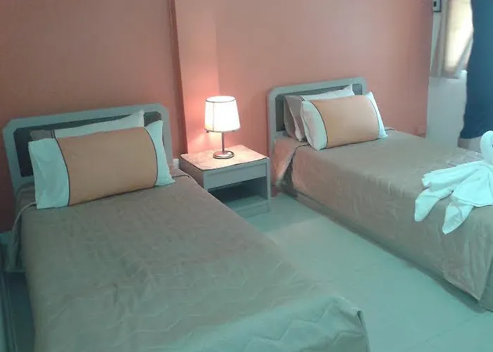 We Train Don Muang Hotel 3*