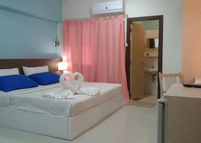 We Train Don Muang Hotel 3*